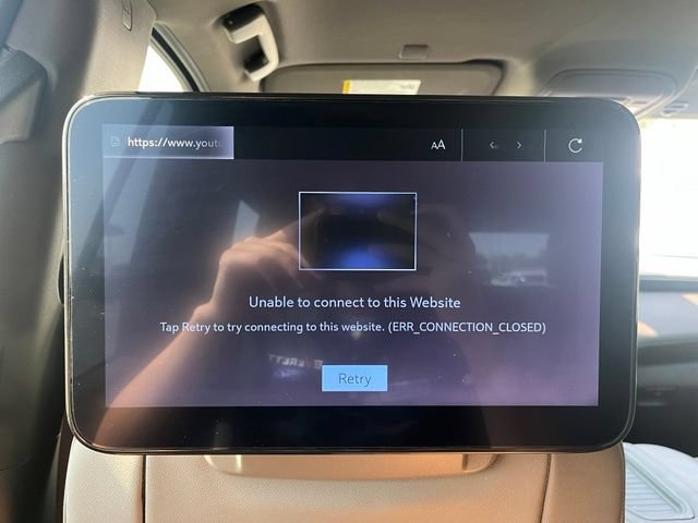 Used 2024 GMC Yukon SLT w/ SLT Luxury Package AWD/4WD image 15