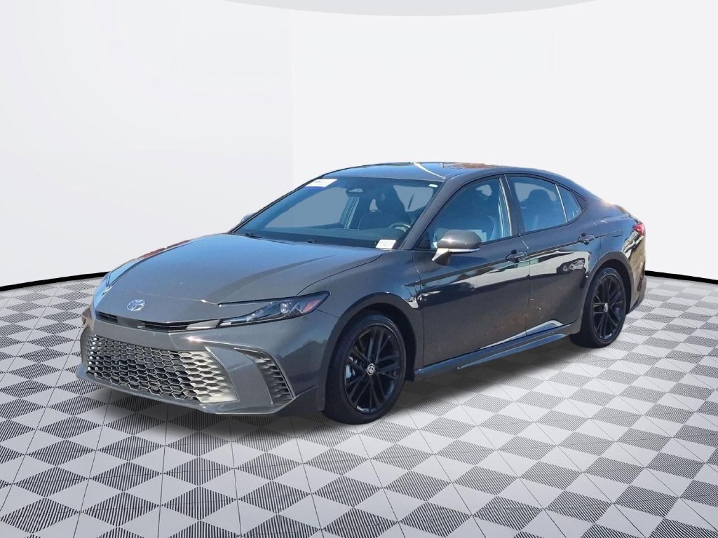 Used 2025 Toyota Camry SE FWD image 2