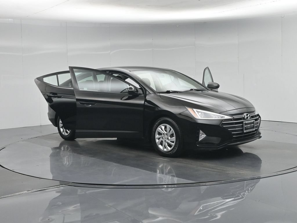Used 2019 Hyundai Elantra SE w/ Cargo Package FWD image 32