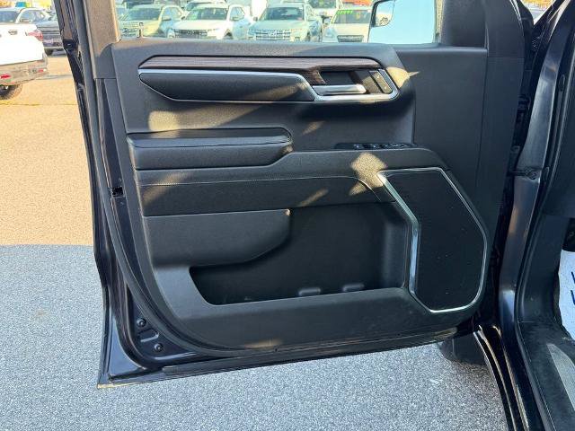 Used 2023 Chevrolet Silverado 1500 LT AWD/4WD image 12