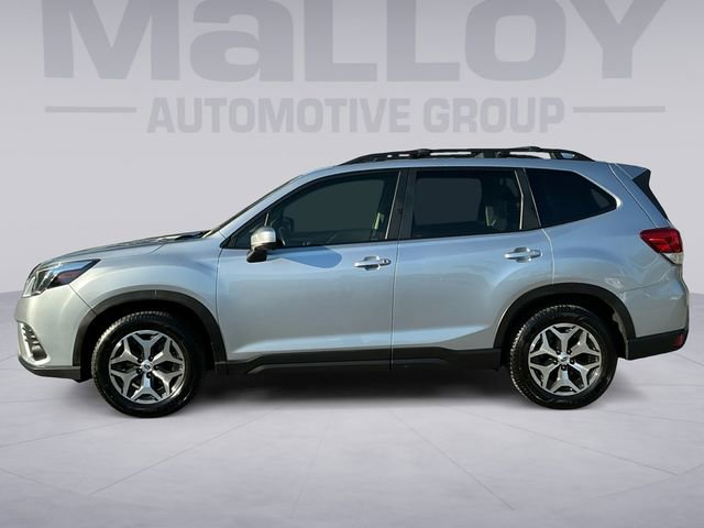 Used 2022 Subaru Forester Premium AWD/4WD image 2
