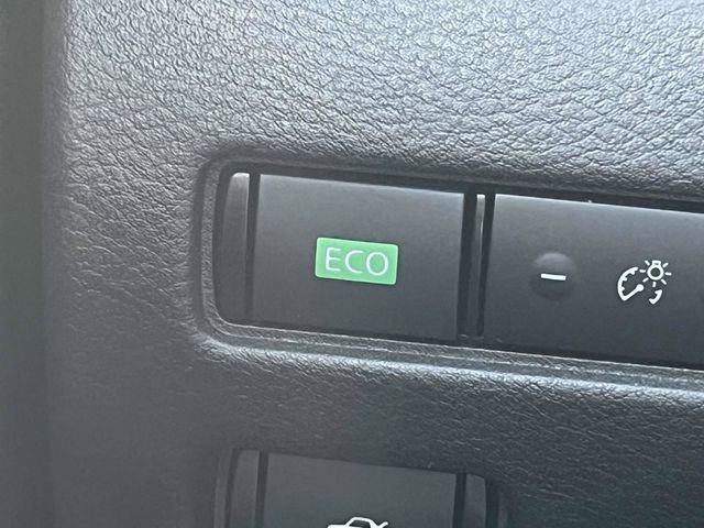 Used 2025 Nissan Sentra SV image 18