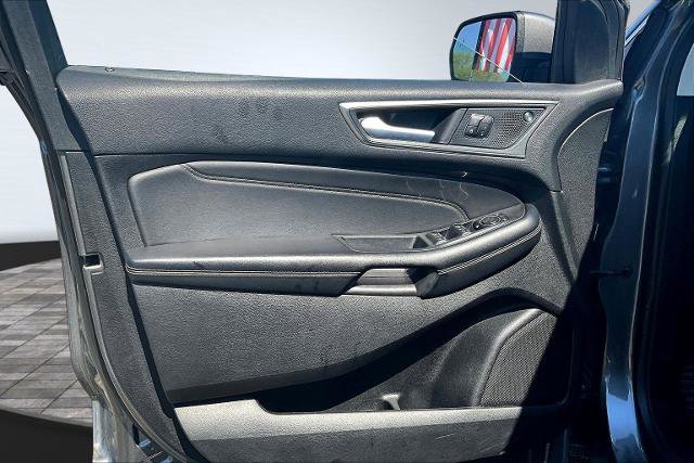 Certified 2024 Ford Edge Titanium AWD/4WD image 23