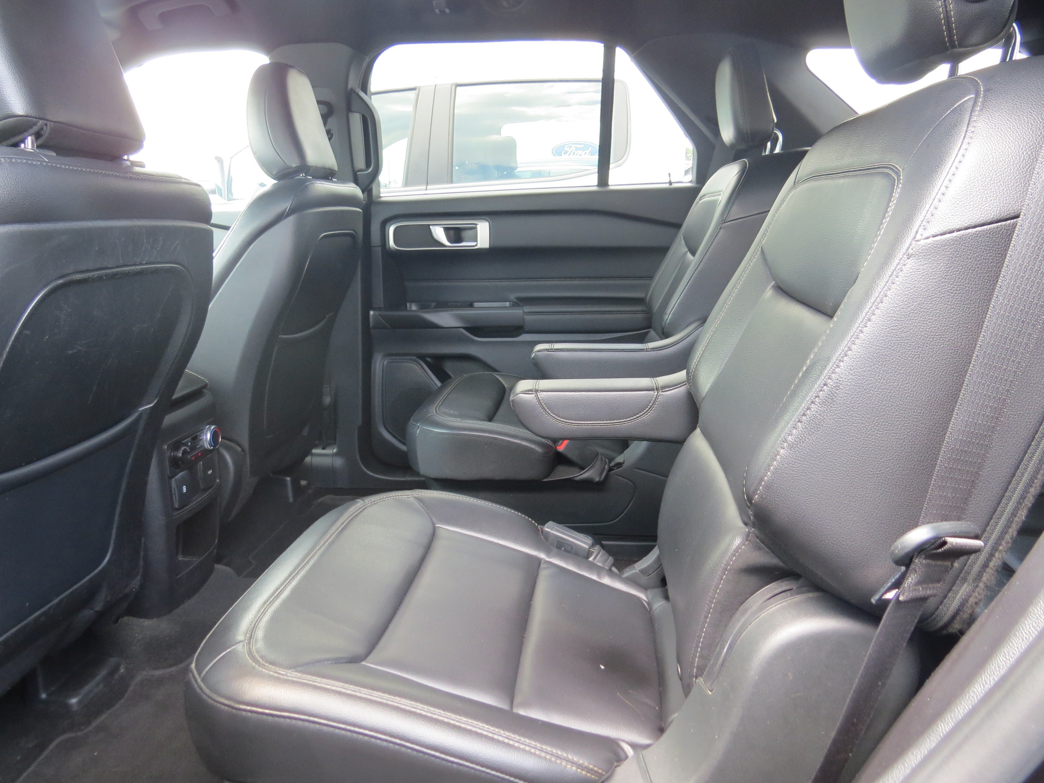 Certified 2020 Ford Explorer XLT w/ Equipment Group 202A AWD/4WD image 10