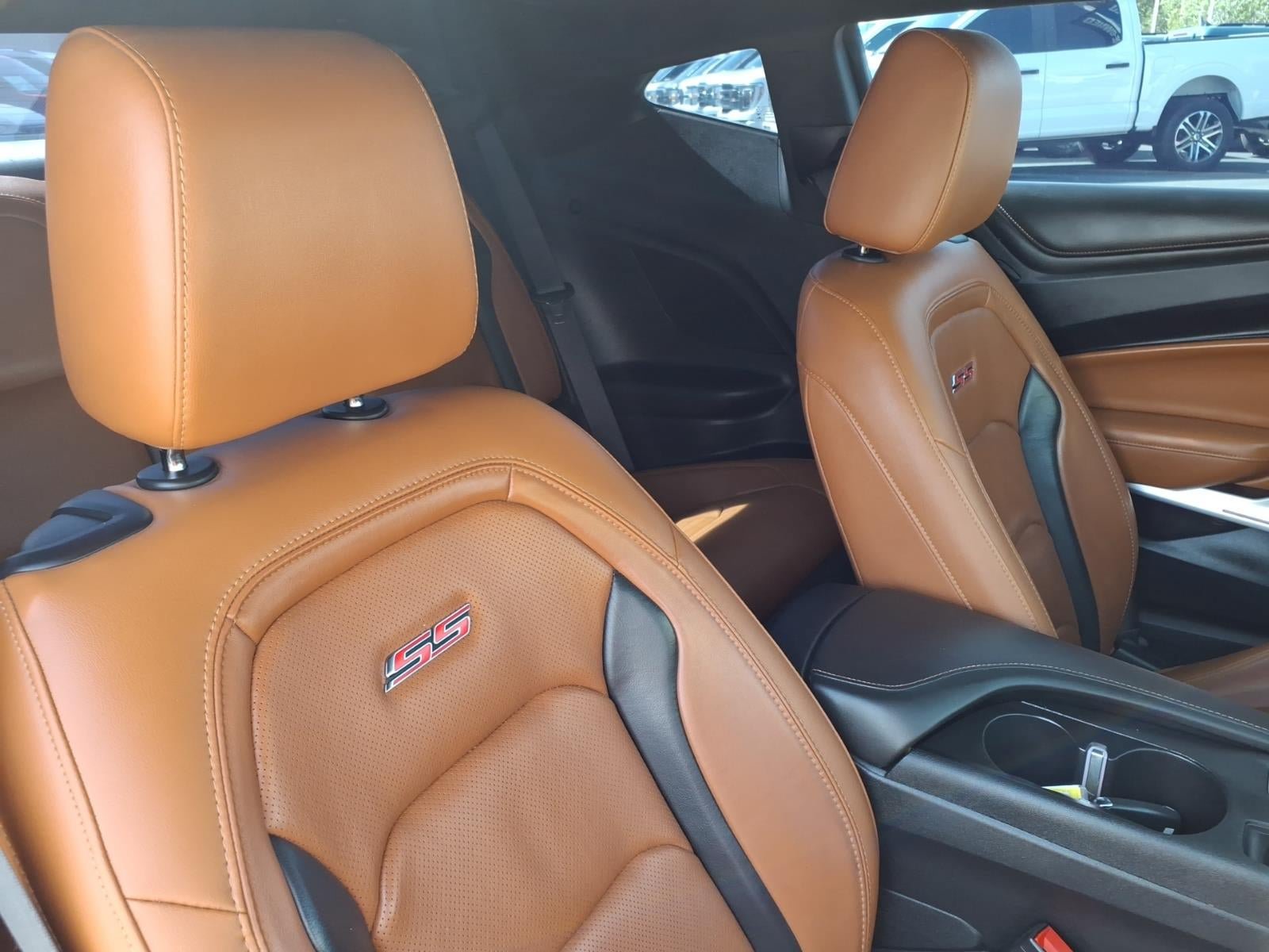 Used 2018 Chevrolet Camaro SS RWD image 12