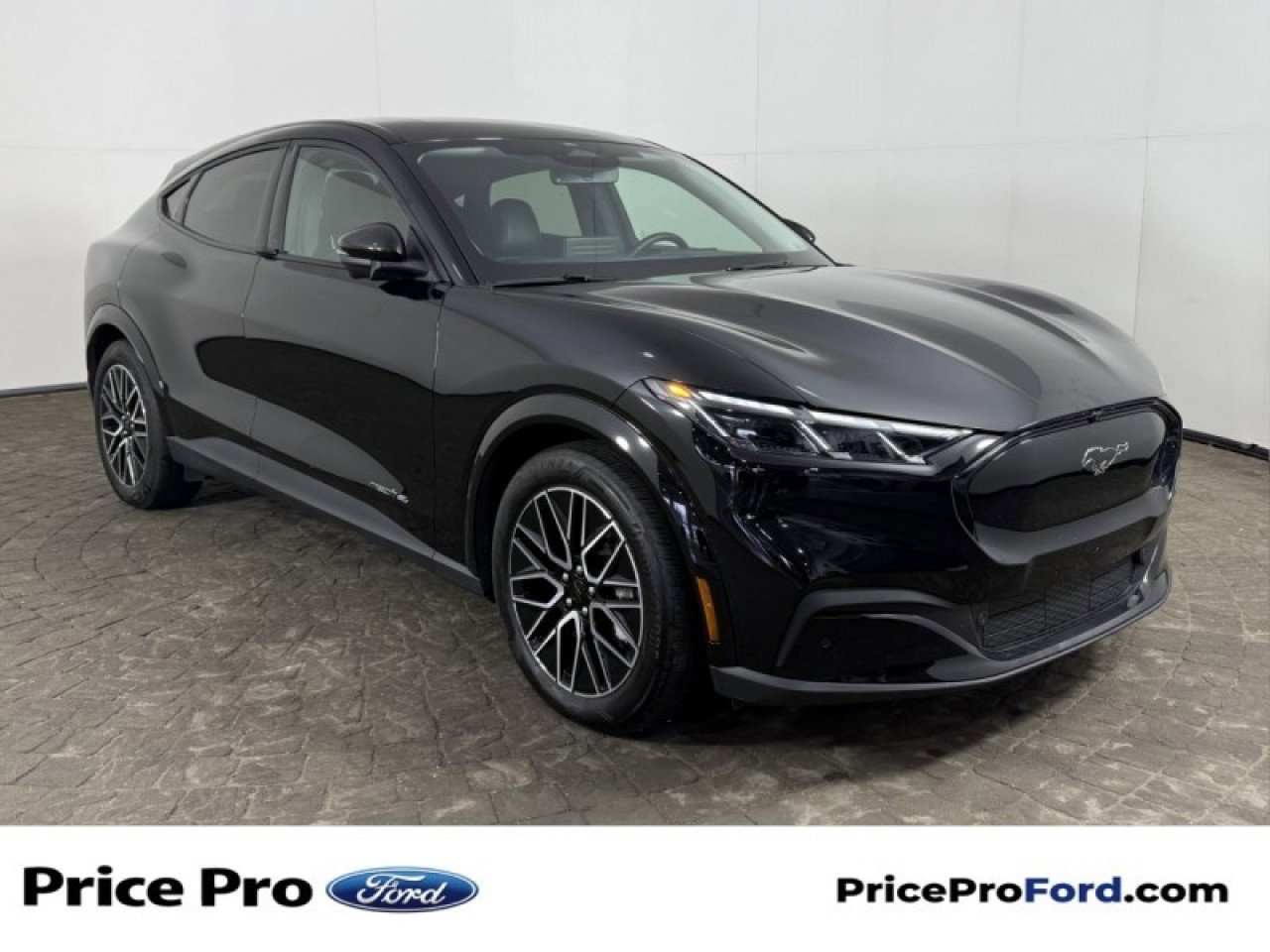 Certified 2025 Ford Mustang Mach-E Premium AWD/4WD image 1