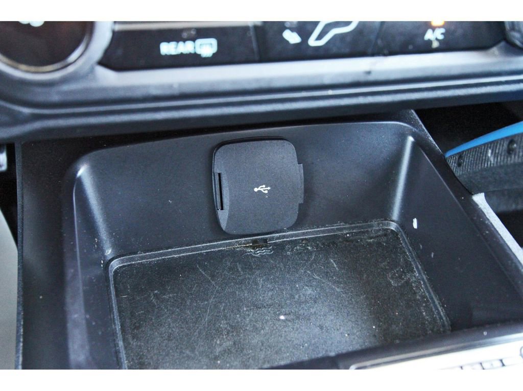 Certified 2024 Ford Bronco Black Diamond AWD/4WD image 26