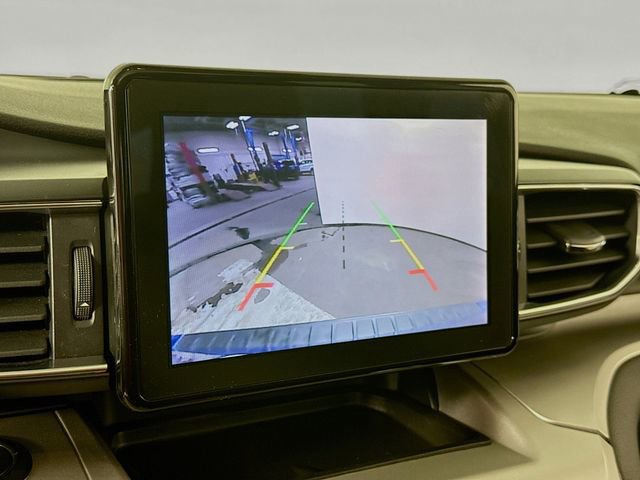 Certified 2022 Ford Explorer XLT w/ Equipment Group 202A image 13