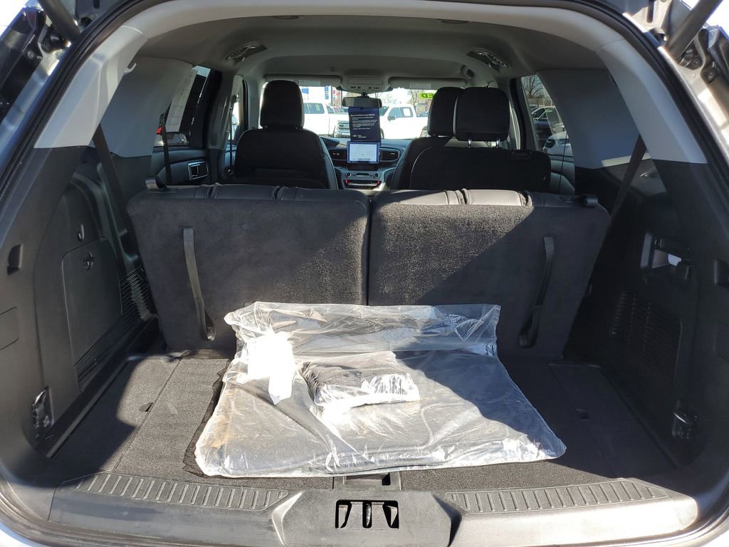 Certified 2022 Ford Explorer XLT w/ Equipment Group 202A image 36