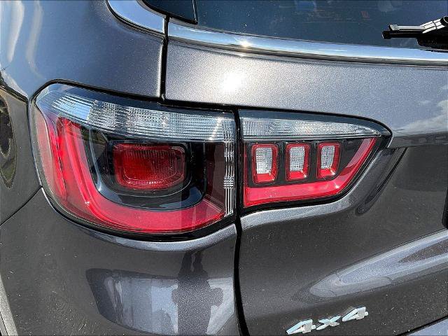 Used 2022 Jeep Compass Limited AWD/4WD image 23