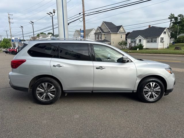Used 2019 Nissan Pathfinder SV AWD/4WD image 5