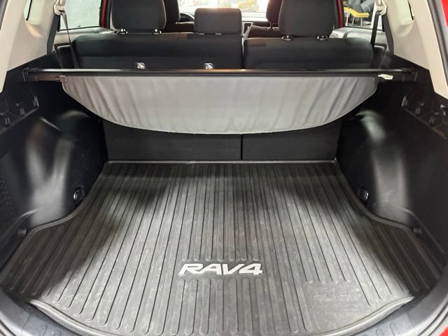 Used 2017 Toyota RAV4 XLE AWD/4WD image 44