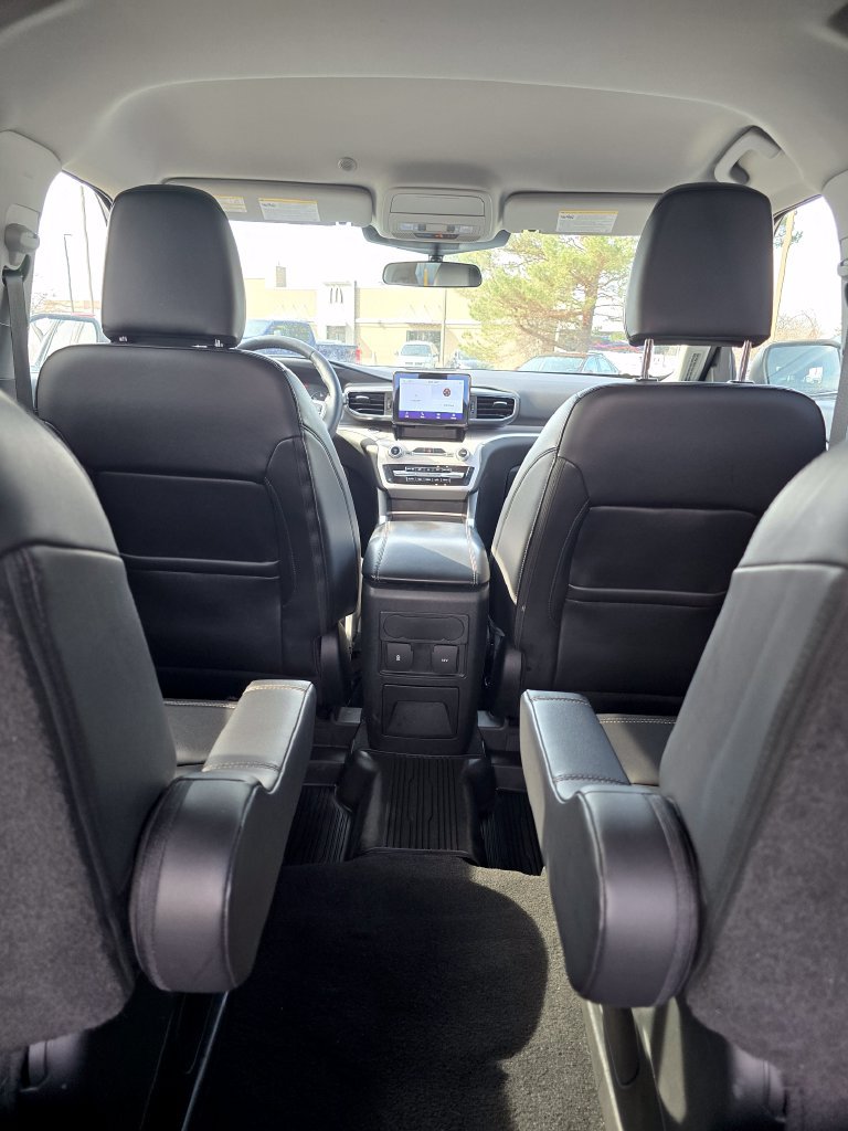 Certified 2023 Ford Explorer XLT w/ Equipment Group 202A AWD/4WD image 18