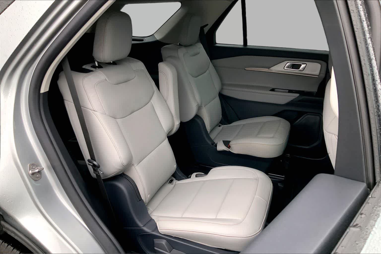 Certified 2025 Ford Explorer Active w/ Active Comfort Package RWD image 19