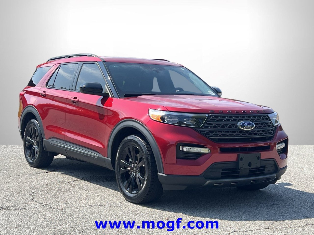 Certified 2024 Ford Explorer XLT w/ Equipment Group 202A AWD/4WD image 4