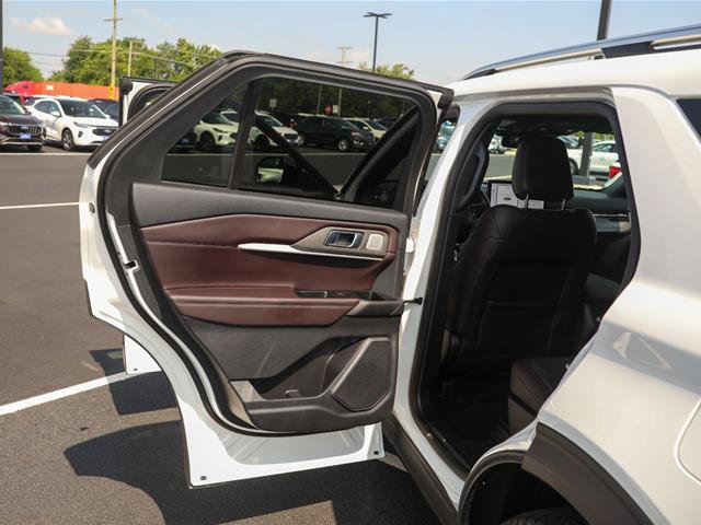 Certified 2025 Ford Explorer Platinum AWD/4WD image 25