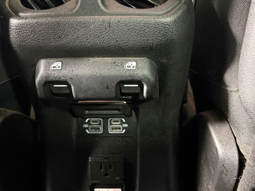 Used 2022 Jeep Wrangler Unlimited Rubicon w/ LED Lighting Group image 30