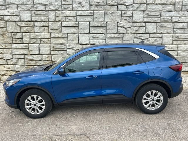 Certified 2023 Ford Escape Active w/ Tech Pack #2 AWD/4WD image 3