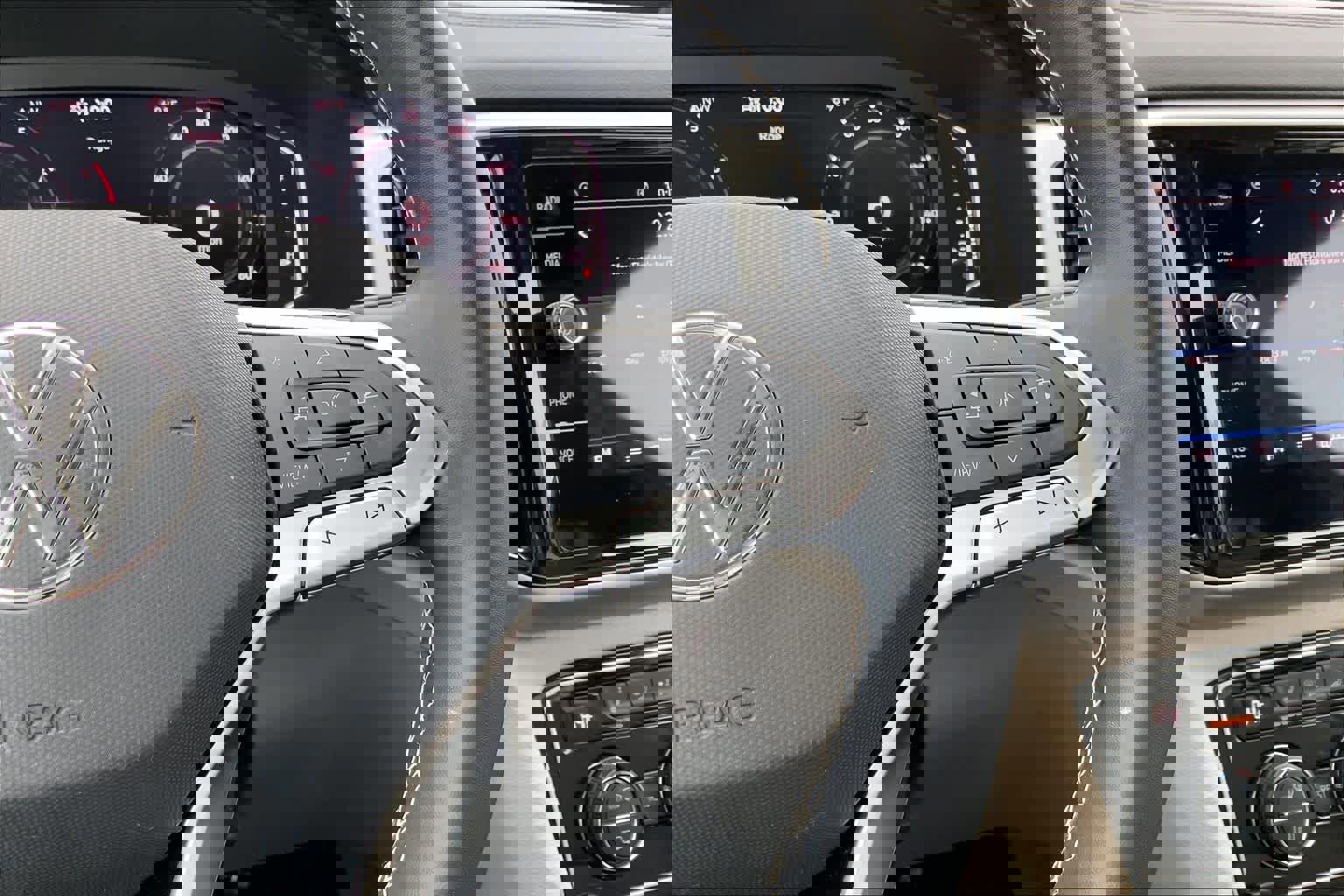 Used 2023 Volkswagen Atlas SE w/ Black Wheel Package image 24