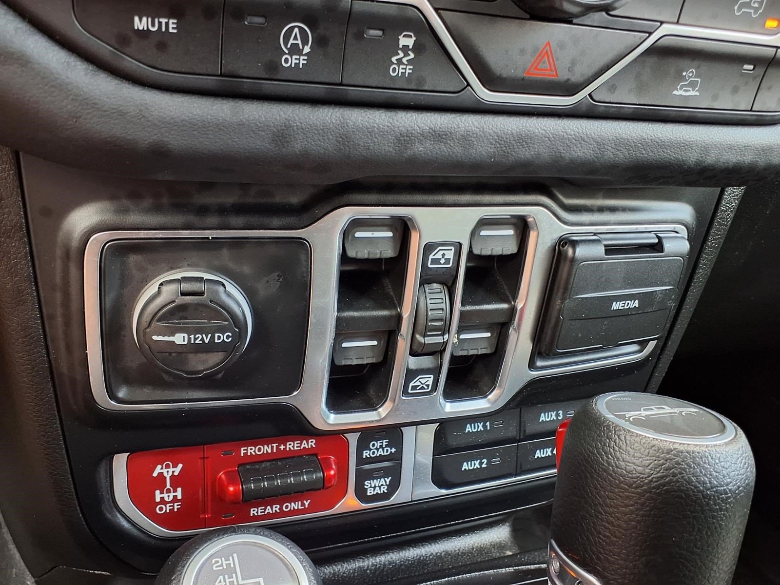 Used 2025 Jeep Gladiator Rubicon AWD/4WD image 20