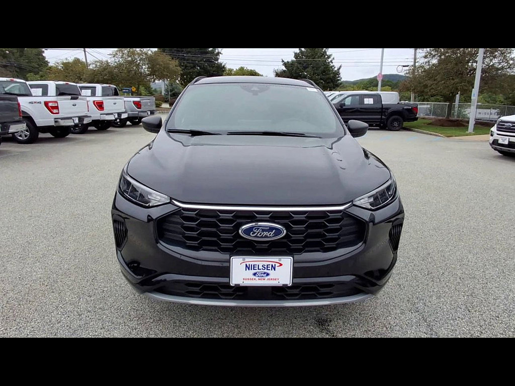 Certified 2024 Ford Escape ST-Line w/ Tech Pack #1 AWD/4WD image 3