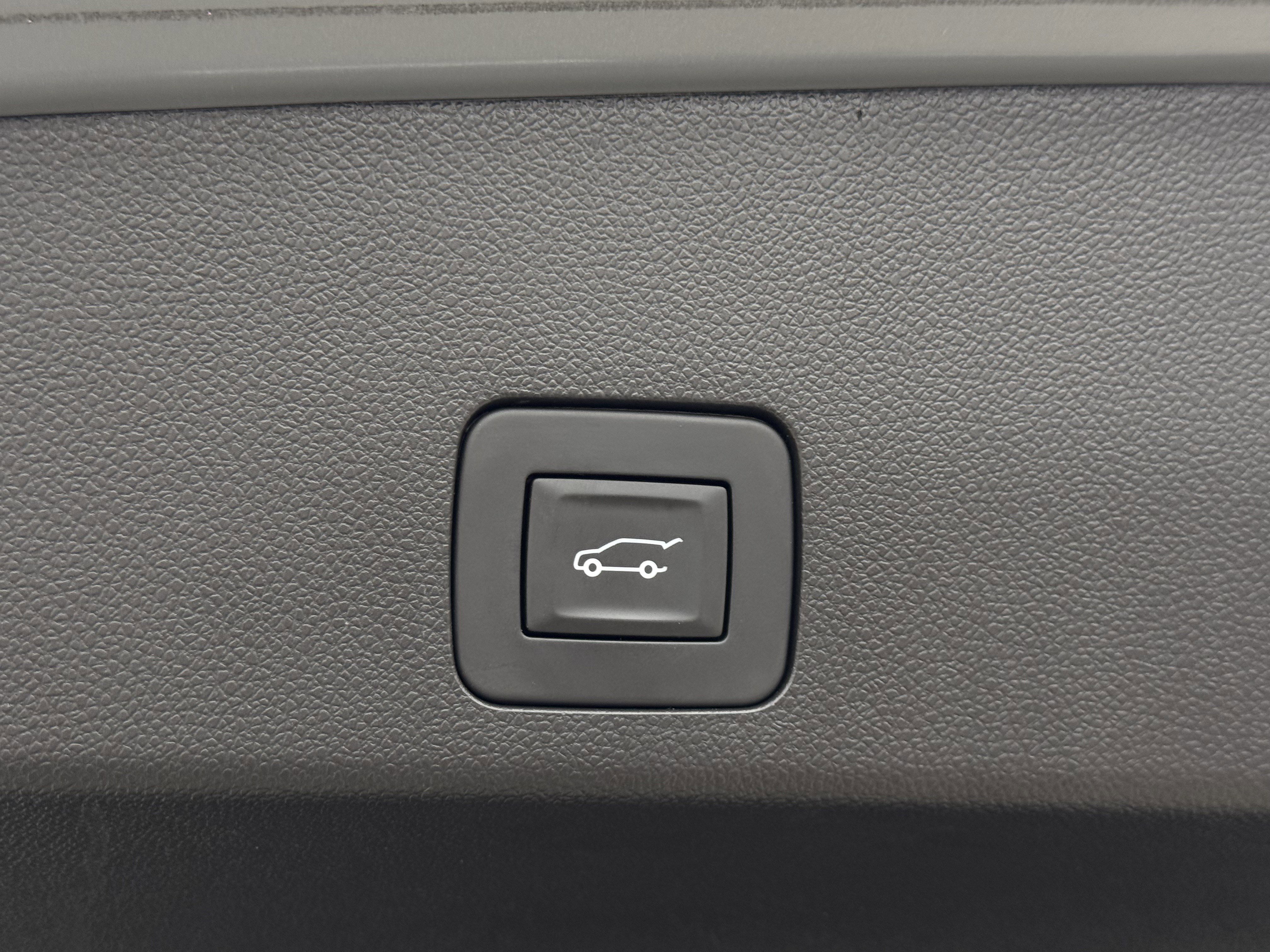 Used 2025 Buick Encore GX Sport Touring w/ Comfort Package image 11