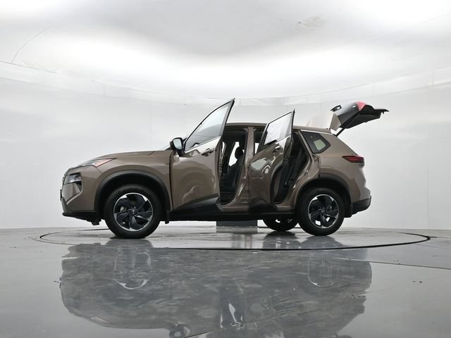Used 2025 Nissan Rogue SV FWD image 53
