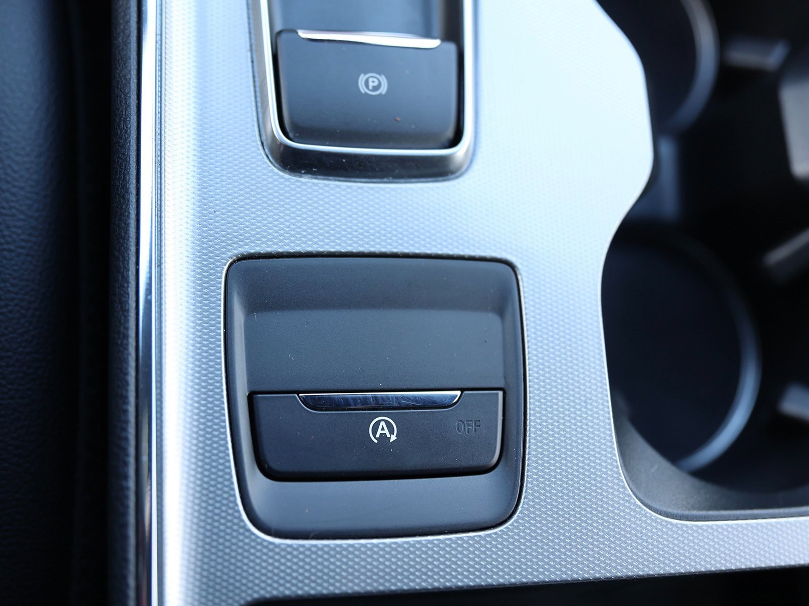 Certified 2022 Ford Edge ST image 32