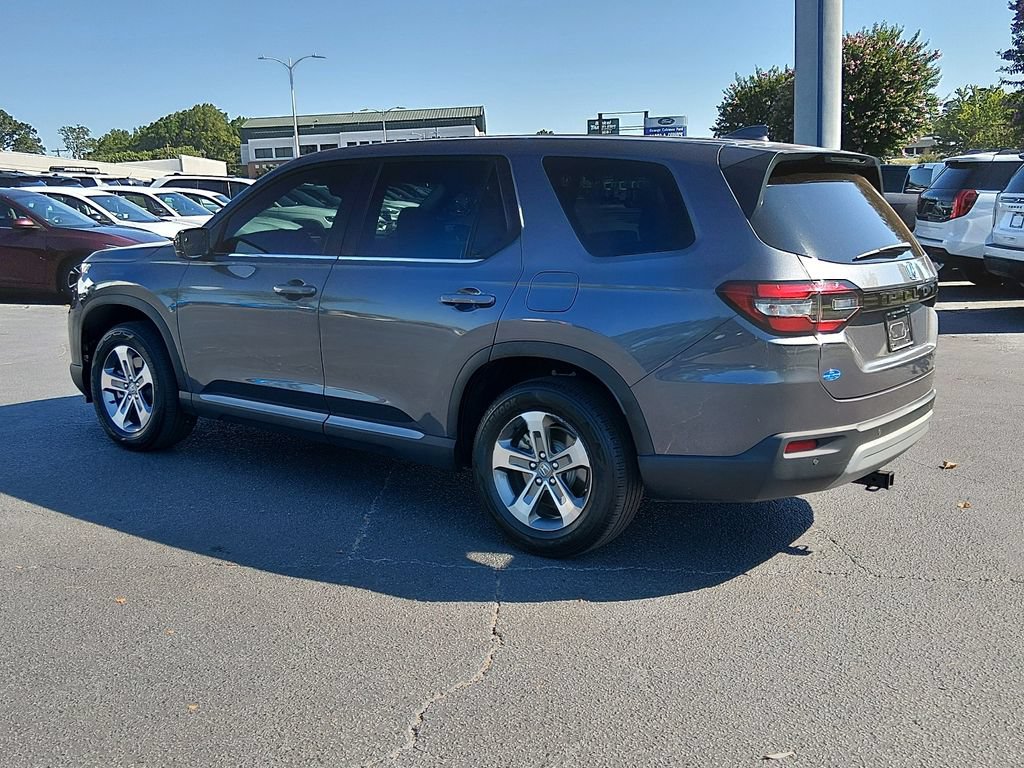 Used 2025 Honda Pilot EX-L image 6