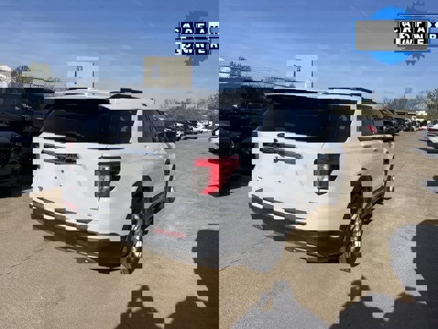 Certified 2020 Ford Explorer XLT w/ Equipment Group 202A image 3