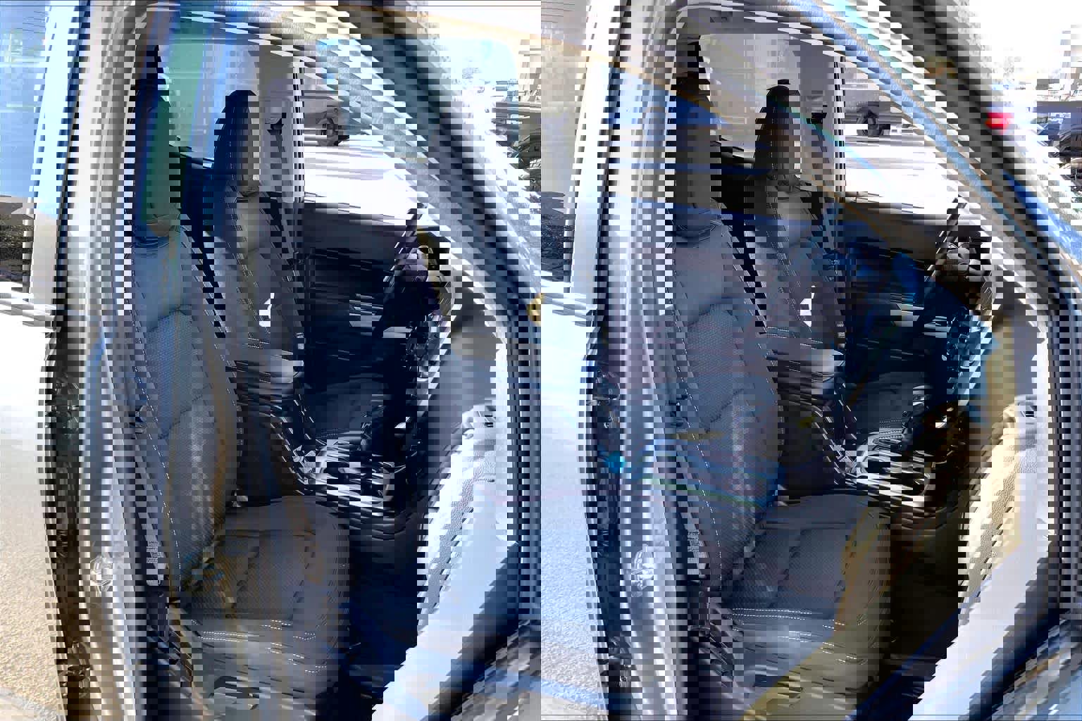 Used 2022 Chevrolet Colorado LT w/ LT Convenience Package image 11