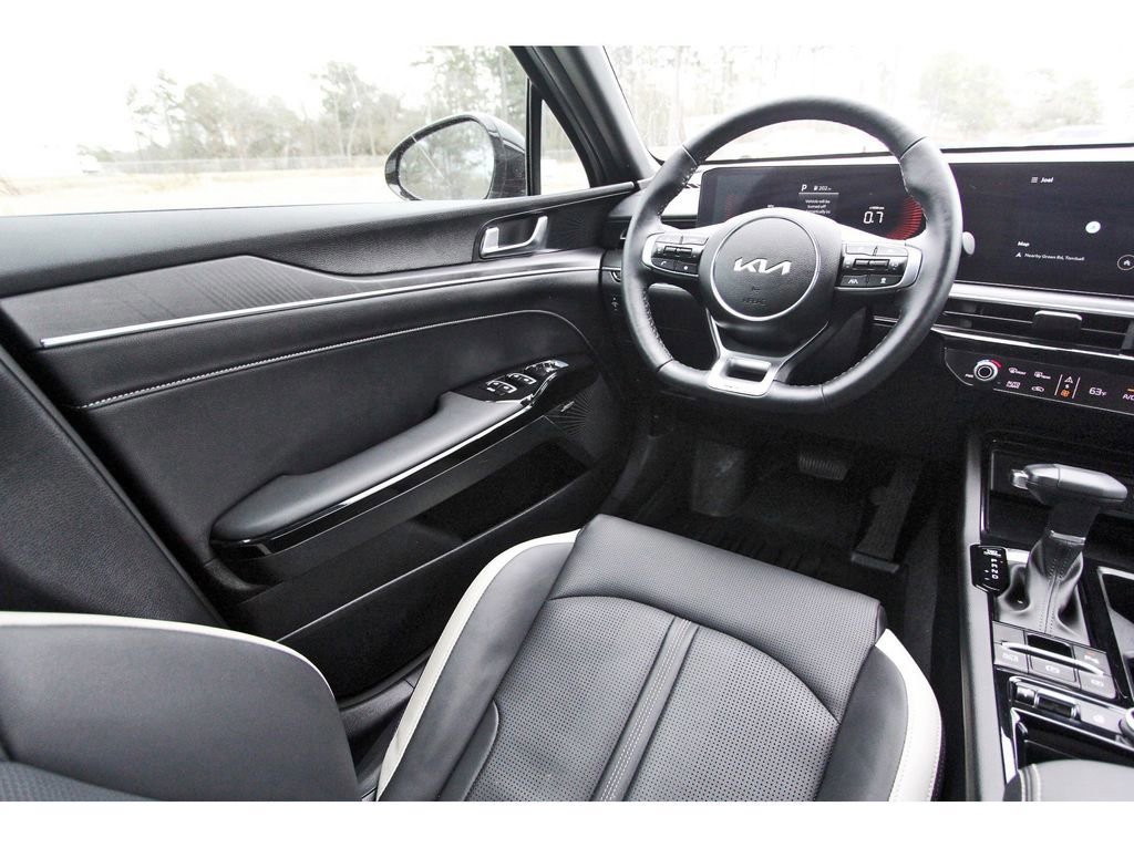 Used 2025 Kia K5 GT-Line w/ GT-Line Premium Package image 11