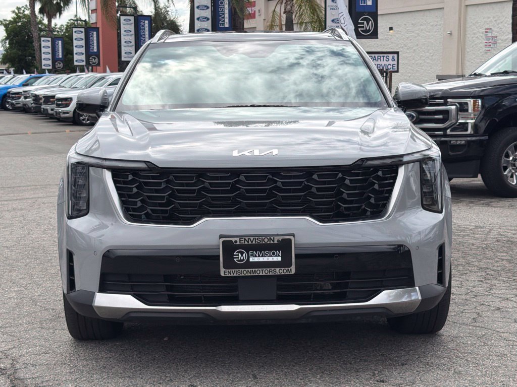 Used 2025 Kia Sorento S w/ Panoramic Sunroof Package FWD image 4