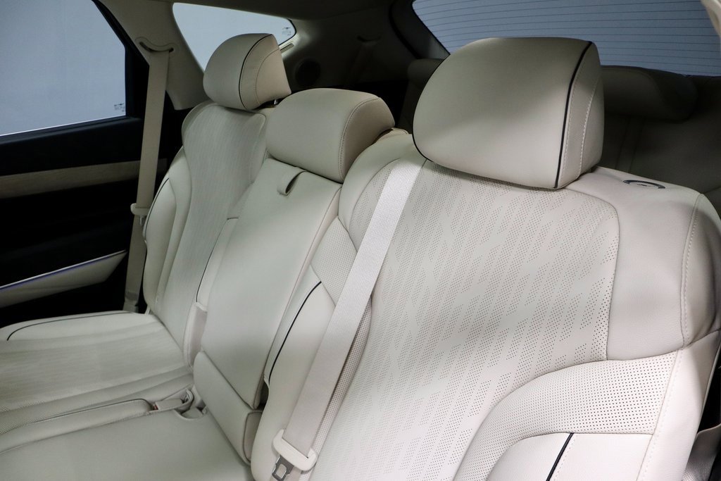 Used 2023 Genesis GV80 3.5T Advanced + w/ Winter Weather Package image 23