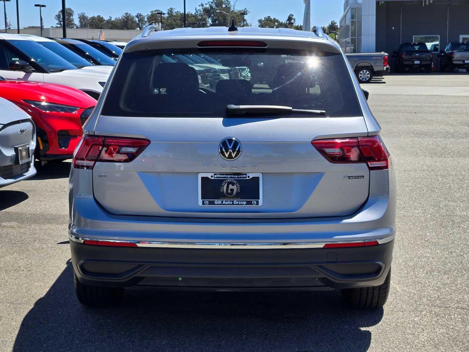 Used 2024 Volkswagen Tiguan SE AWD/4WD image 5