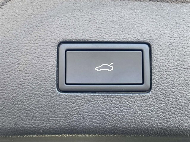 Used 2025 Volkswagen Atlas SEL Premium R-Line image 9