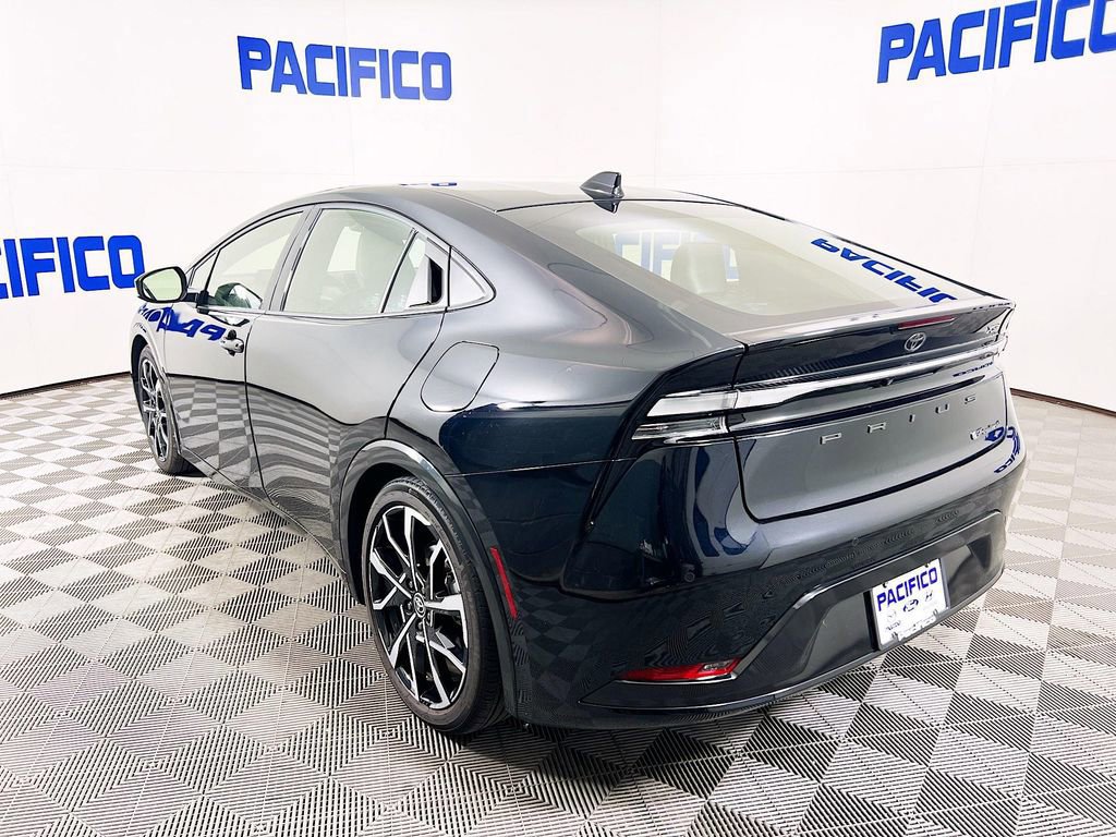Used 2024 Toyota Prius Prime Premium image 5