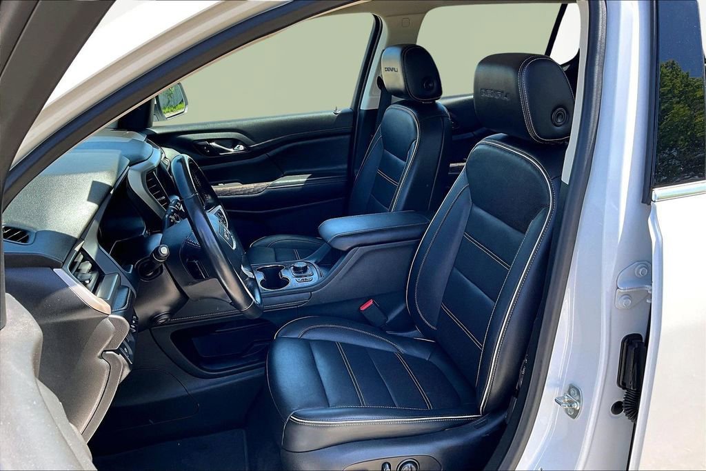 Used 2020 GMC Acadia Denali w/ Technology Package AWD/4WD image 25