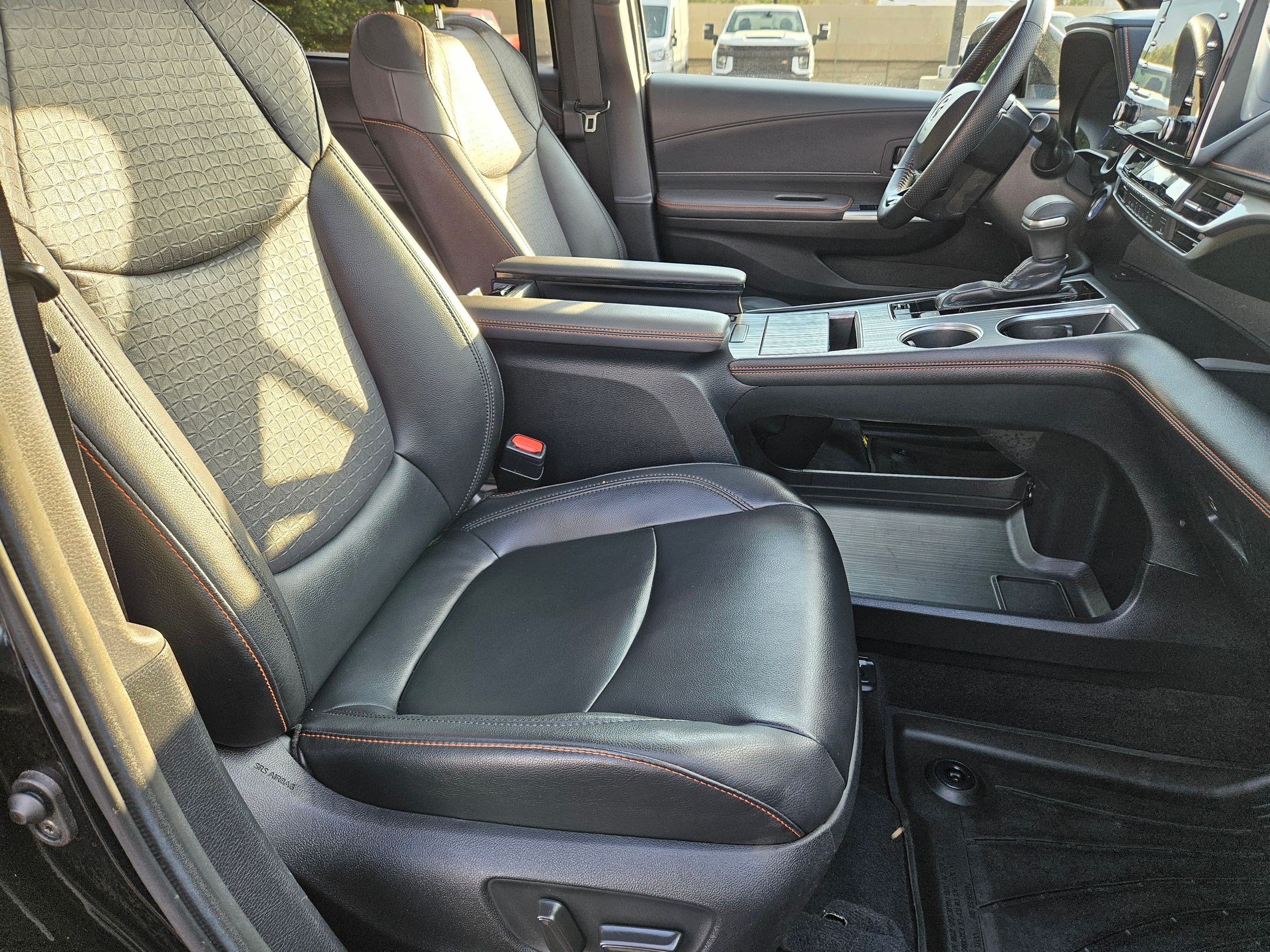 Used 2022 Toyota Sienna XSE AWD/4WD image 34