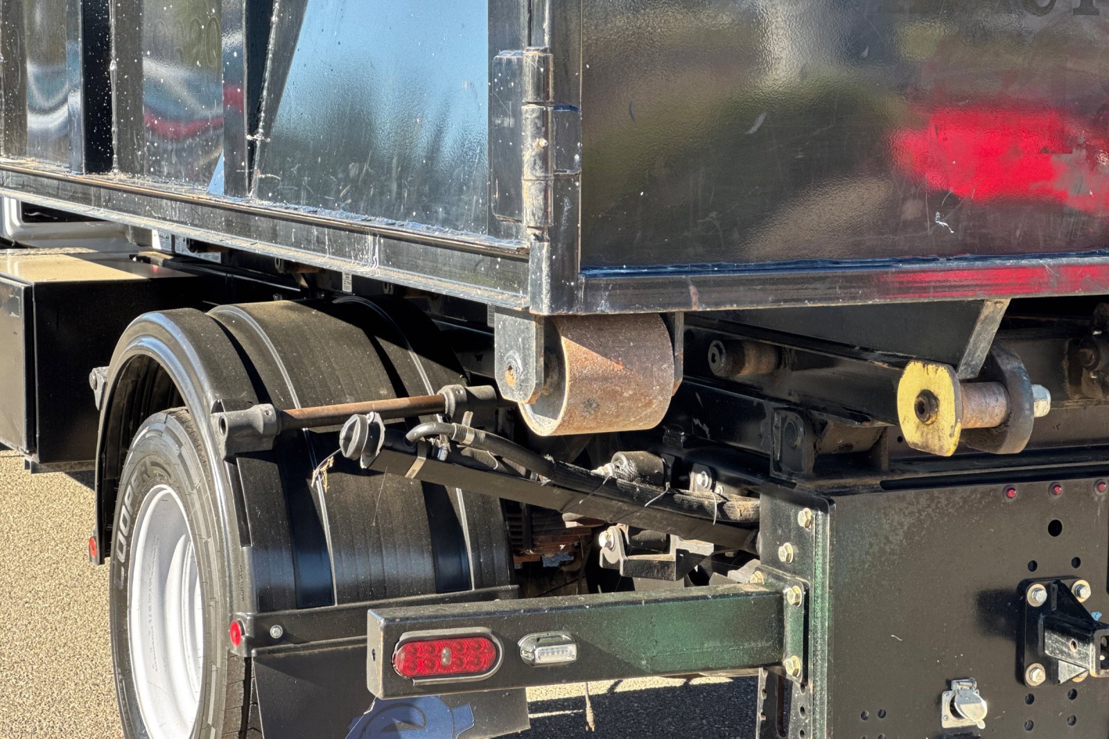 Certified 2020 Ford F550 4x4 Regular Cab Super Duty image 23