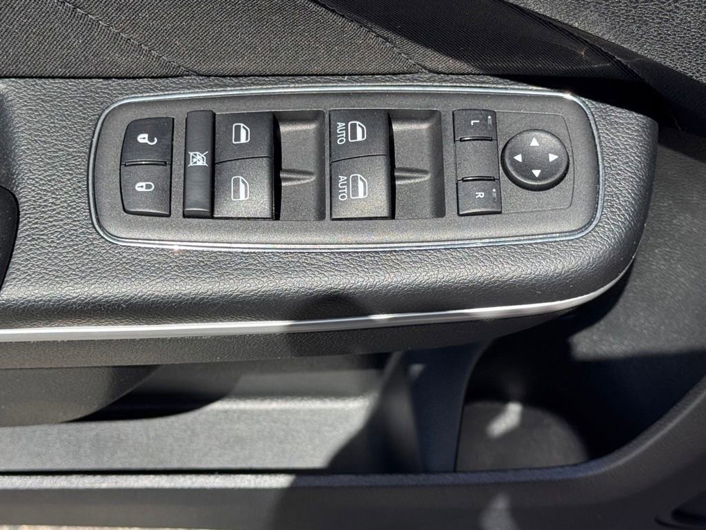 Used 2023 Dodge Charger SXT RWD image 16