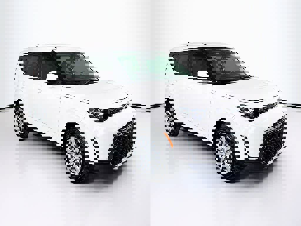 Used 2023 Kia Soul LX image 7