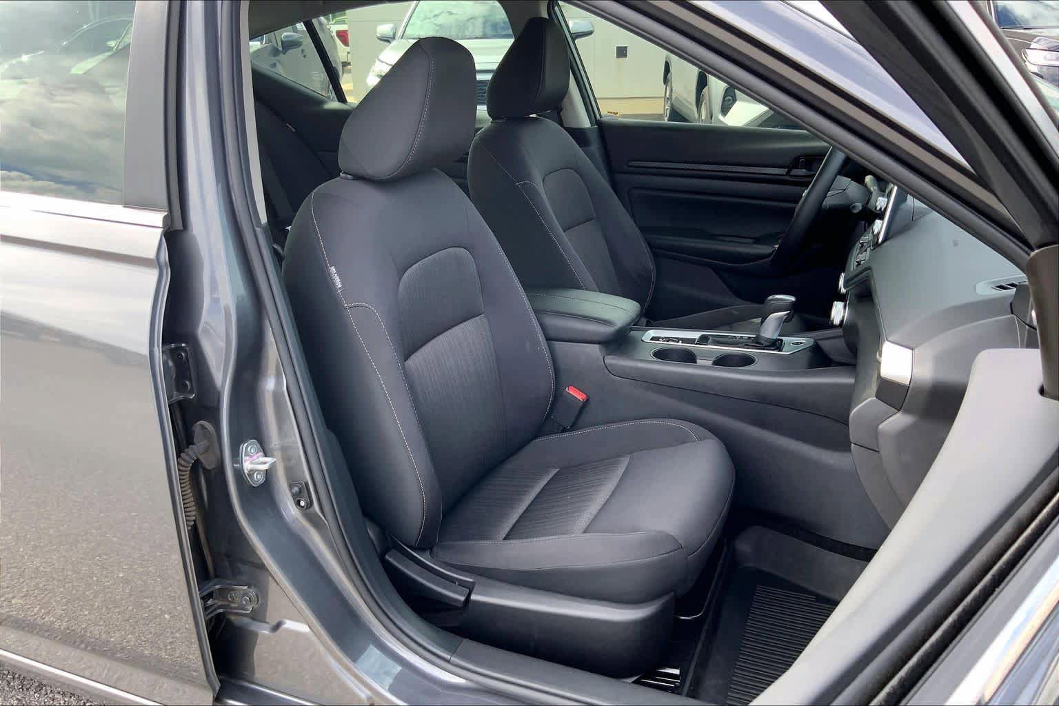 Used 2025 Nissan Altima 2.5 S FWD image 9