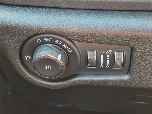 Used 2025 Chrysler Pacifica Limited FWD image 18