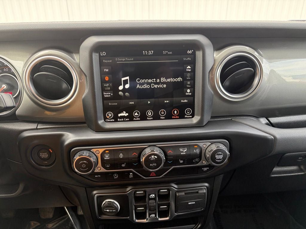 Used 2022 Jeep Gladiator Overland w/ Cold Weather Group AWD/4WD image 32