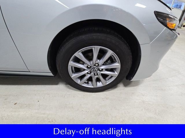 Used 2021 MAZDA MAZDA3 Sedan image 11