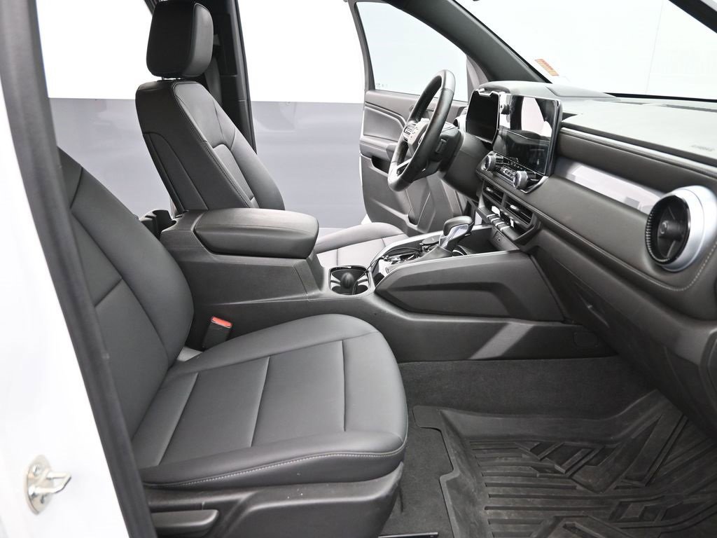Used 2024 Chevrolet Colorado LT w/ LT Convenience Package III image 28