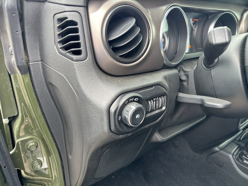 Used 2021 Jeep Wrangler Sport AWD/4WD image 16