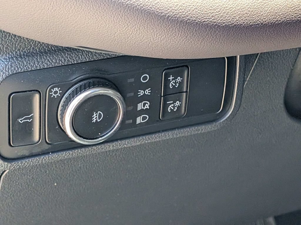 Certified 2025 Ford Explorer Platinum RWD image 30