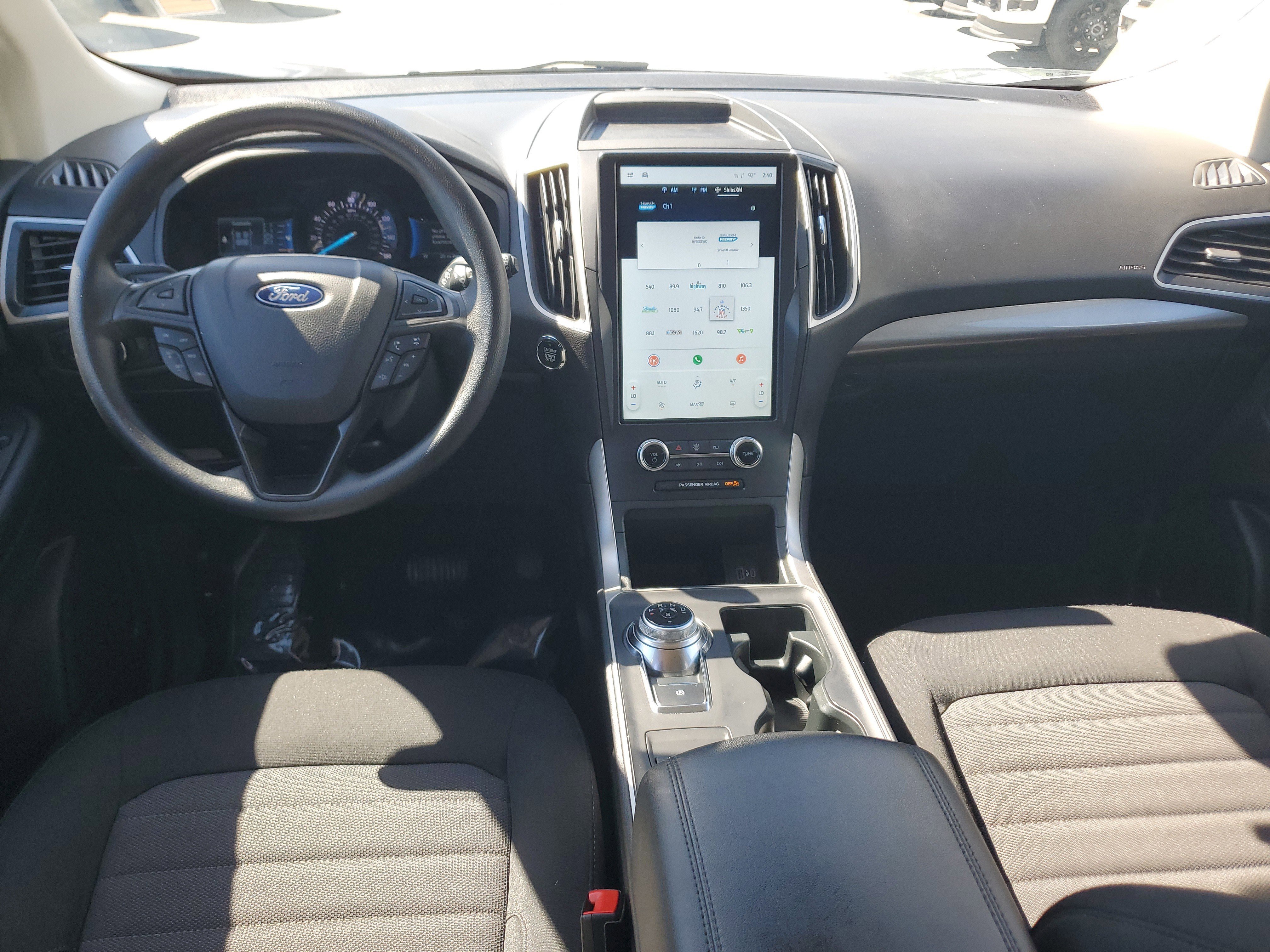 Certified 2024 Ford Edge SE w/ Black Appearance Package image 15